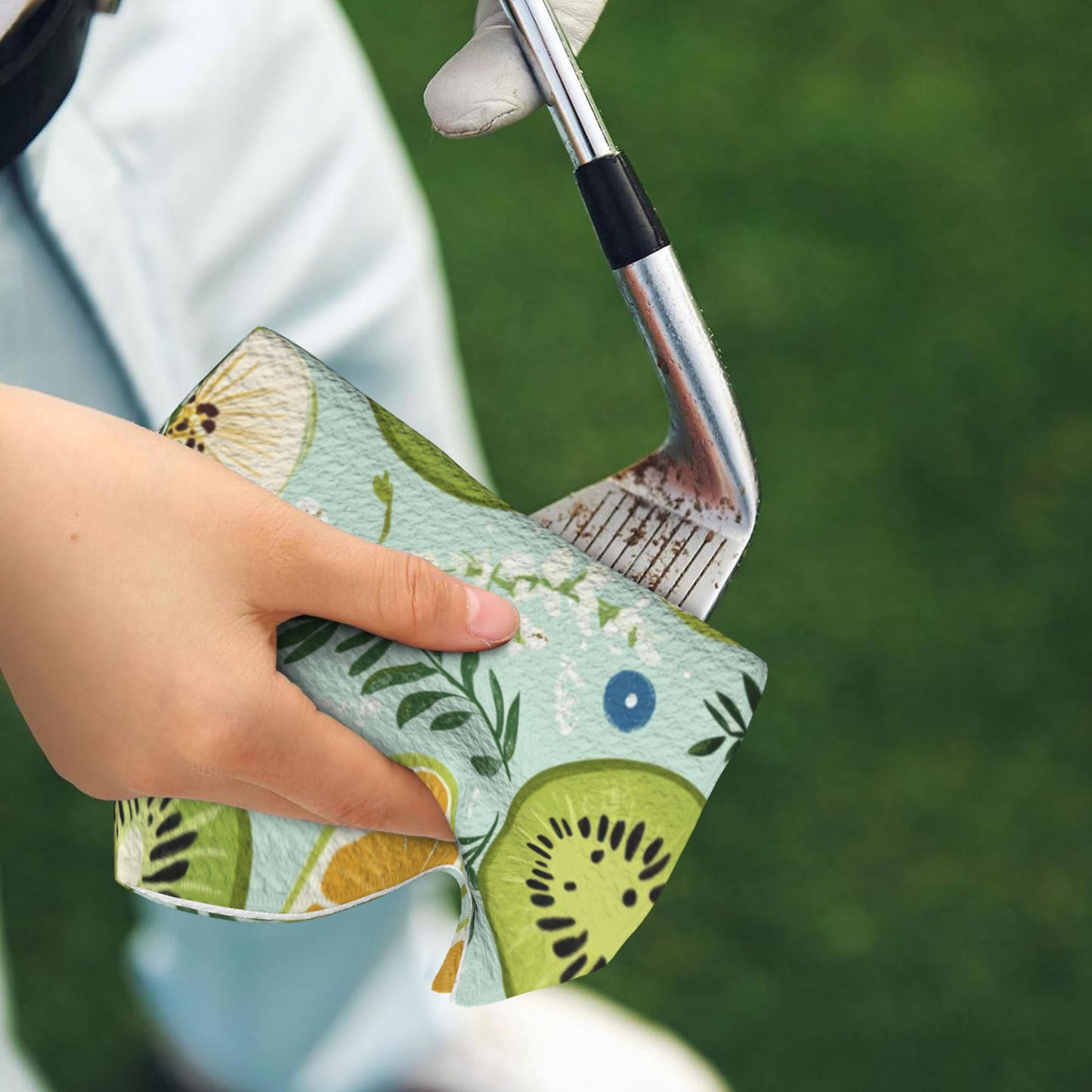 Kiwi Print Golf Towel 16.1"x24" – Fresh Fruit Pattern Microfiber Quick-Dry Towel with Clip for Golf, Gym, Hiking & Outdoor Use